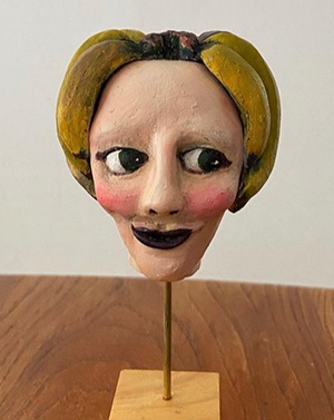 バナーヌさん　H160mm x W75mm x D70mm（レジン・油絵具など）